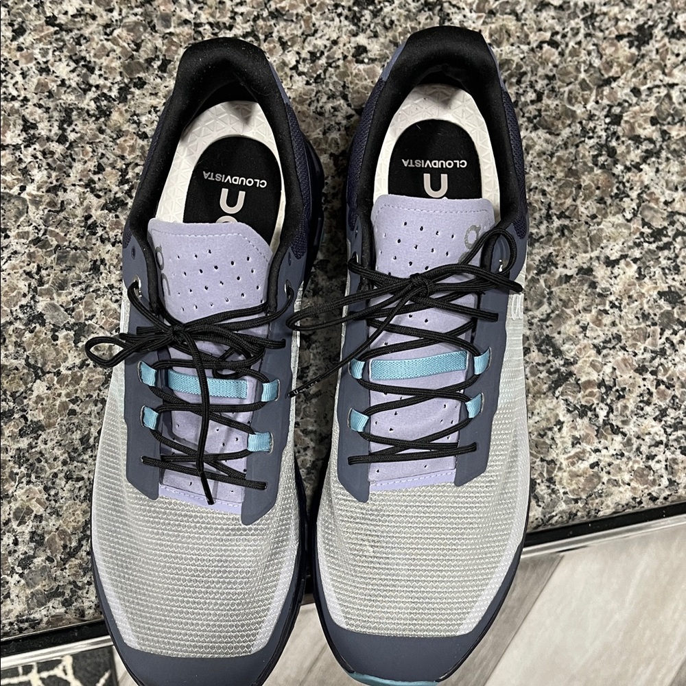 Cloudvista Men's Running Shoes - Black and Gray